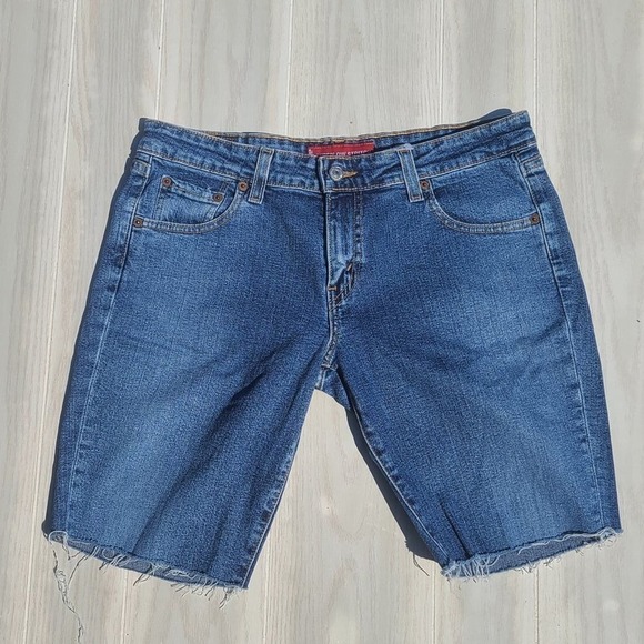 Levis 518 Superlow Stretch Shorts - Picture 6 of 16